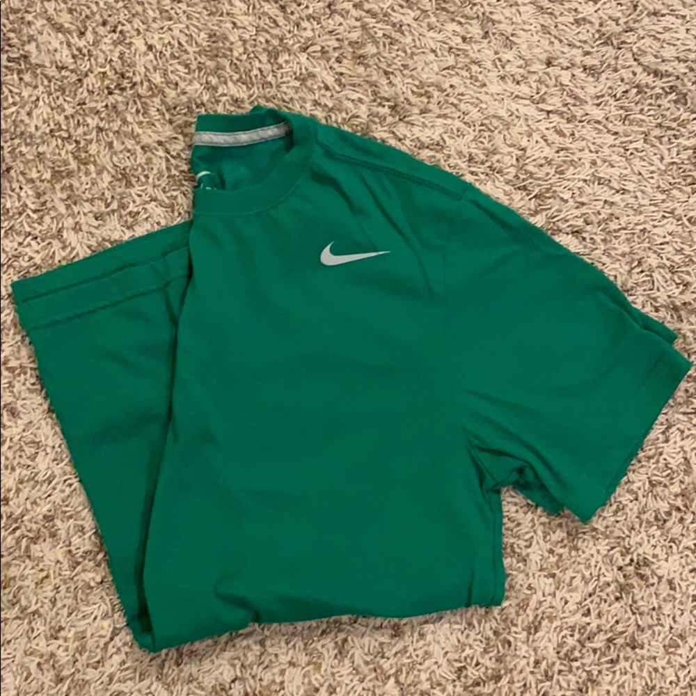 Men’s green Nike Dri-fit T-shirt